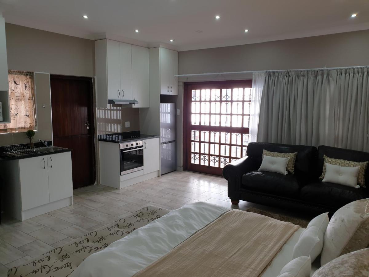 Pongola Road Self Catering Accommodation Uitenhage Bagian luar foto