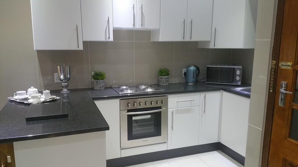 Pongola Road Self Catering Accommodation Uitenhage Bagian luar foto