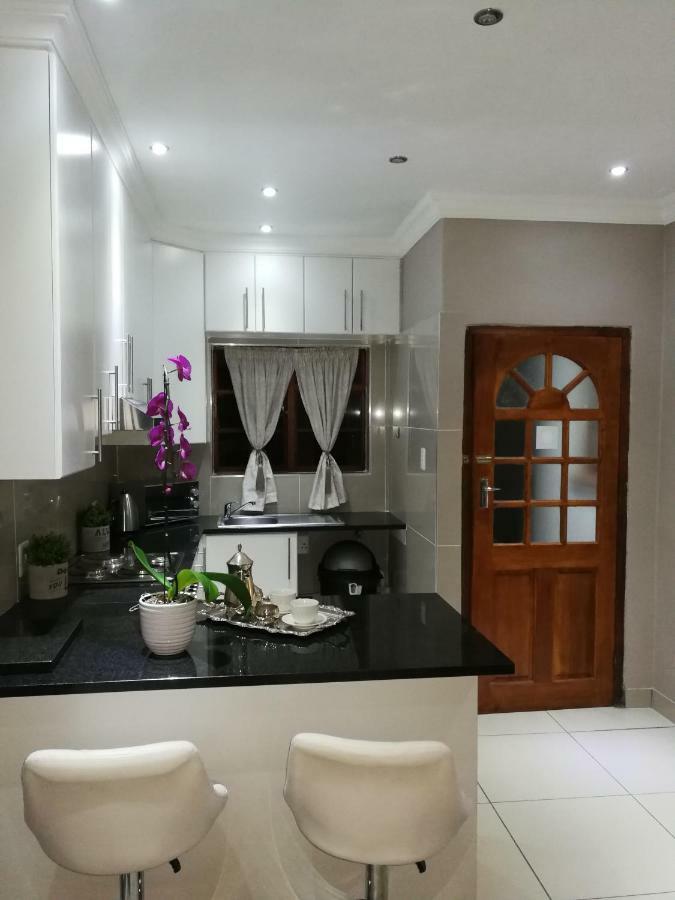 Pongola Road Self Catering Accommodation Uitenhage Bagian luar foto