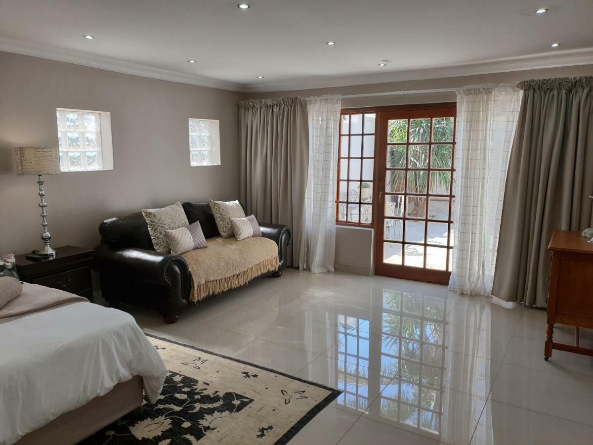 Pongola Road Self Catering Accommodation Uitenhage Bagian luar foto