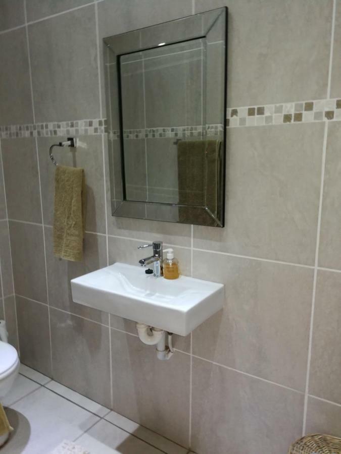 Pongola Road Self Catering Accommodation Uitenhage Bagian luar foto