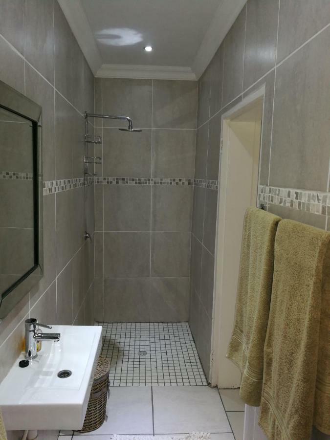Pongola Road Self Catering Accommodation Uitenhage Bagian luar foto